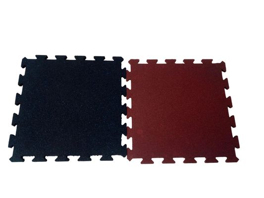 Buen precio Puzzle Edge Rubber Interlocking Floor Tiles Piso de goma compuesto rojo / azul en línea