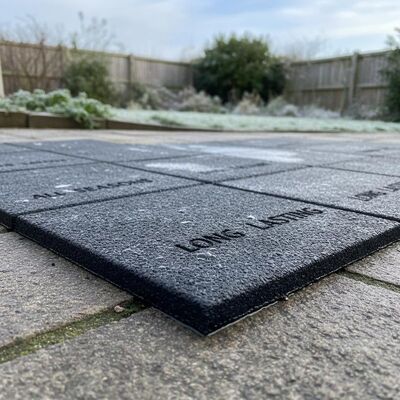 Goede prijs. Zwarte Buiten Rubberen Vloer Gerecycled Rubber Materiaal Ontworpen Voor Alle Seizoenen Weerbestendig En Duurzaam online